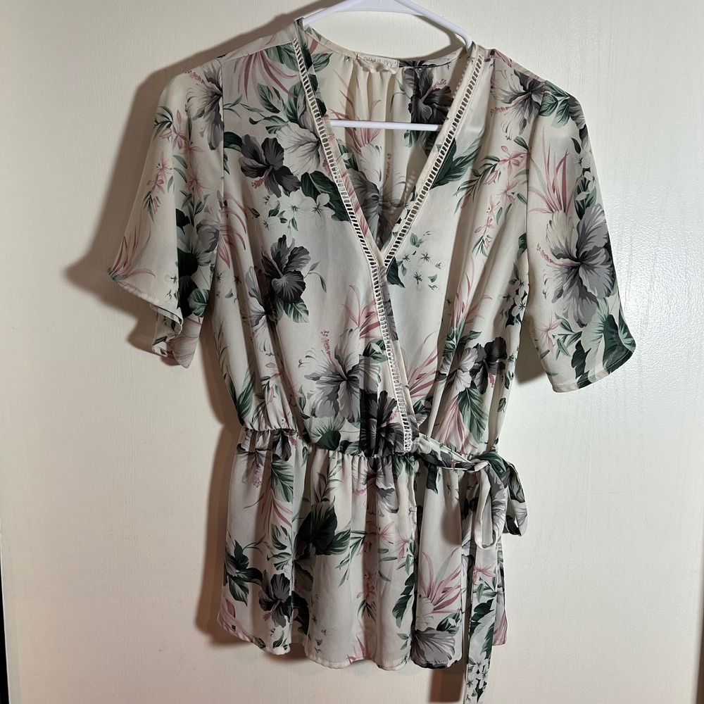 Sienna Sky Womens Floral Wrap Blouse Short Sleeve V-Neck Small